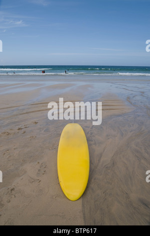 Lifeguard de surf sur la plage de St Ives, Cornwall, UK. Banque D'Images