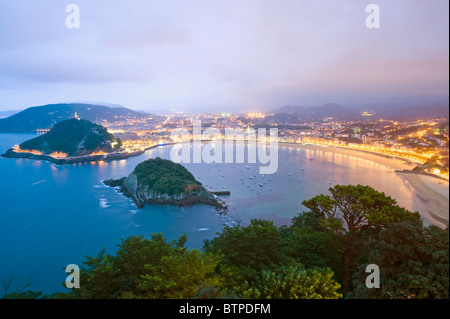 Baie de La Concha vue depuis le Monte Igueldo, San Sebastian, Espagne Banque D'Images