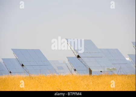 Panneaux solaires, centrale solaire, Hesperia Sevilla Séville, Andalousie, Espagne Banque D'Images