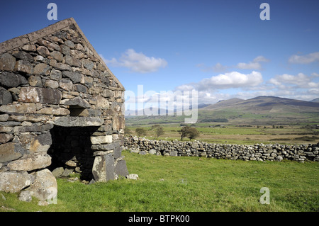 Vieille ferme abandonnée Bwlch Mawr Clynnog Fawr péninsule Llyen, Nord du Pays de Galles UK voir à à Mynydd Graig Goch Banque D'Images