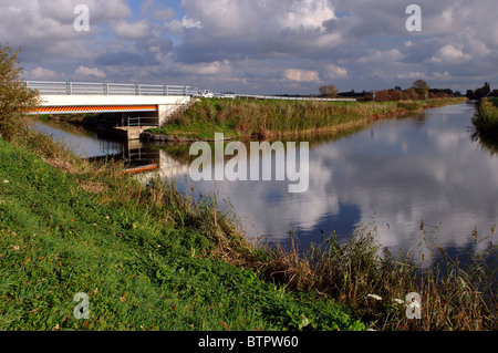 Vidange de 40 pieds à Wells Pont, Cambridgeshire, Angleterre, RU Banque D'Images