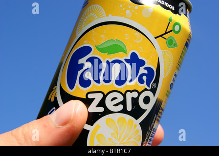 Peut de Fanta Zero Banque D'Images