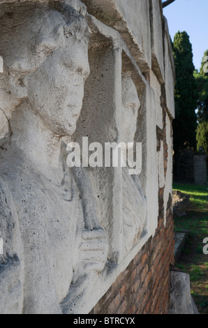 Via Appia Antica (Appia) tombe bas-relief close-up Banque D'Images