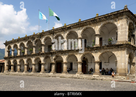 Palacio de mairie ou mairie face à la Parque Central, Antigua, Guatemala. Antigua est un UNESCO World Heritage site. Banque D'Images