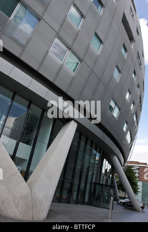 Le sud-est de l'élévation de l'appartement moderne, situé au bord de la Albion développement Hester Road à Battersea. Banque D'Images