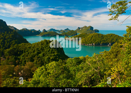 Superbe vue du haut de Ang Thong National Marine Park, Thaïlande Banque D'Images