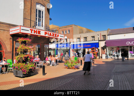 Centre-ville à la jonction de Sussex et des rues principales dans la commune de Muro Denbighshire, Nord du Pays de Galles Banque D'Images