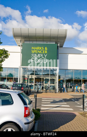 MARKS & SPENCER SIMPLY FOOD OUTLET Banque D'Images