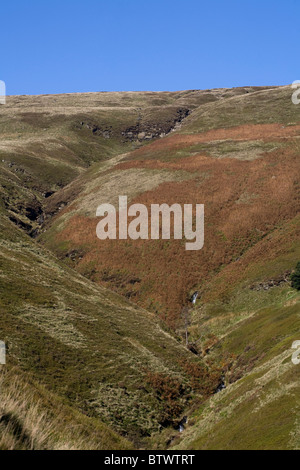 La rivière qui coule vers le bas à partir de la Noe Edale tête à l'échelle de Jacob Kinder Scout Parc national de Peak District Edale Derbyshire en Angleterre Banque D'Images