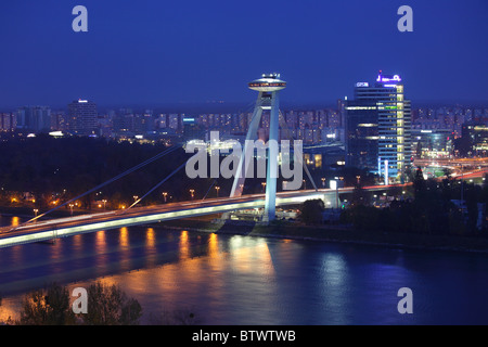 Novy Most pont sur le Danube, Bratislava, Slovaquie Banque D'Images