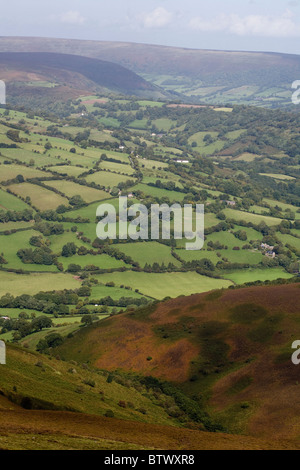 Le Vale d'Grwyney et Montagnes Noires du Pain de Sucre Mynydd Pen-y-automne Abergavenny Monmouthshire au Pays de Galles Banque D'Images