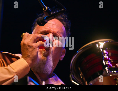 MANOLO BADRENA precussion pour JAHMAD JAMAL joue sur la scène - 2010 Jimmy Lyons Festival de jazz de Monterey, Californie Banque D'Images