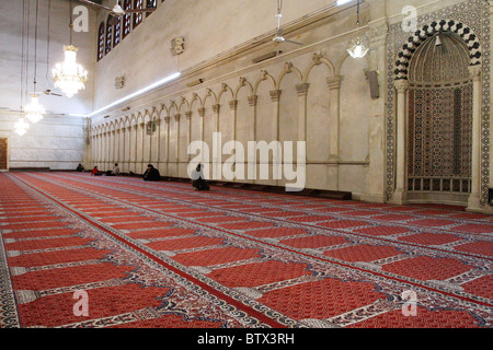 Mihrab et salle de prière à l'intérieur de la mosquée des Omeyyades à Damas, en Syrie. Banque D'Images