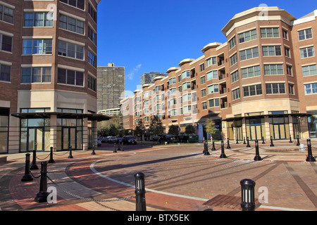 River Walk Plaza Port Imperial New Jersey de l'autre côté de la rivière Hudson forme Mid-town Manhattan Banque D'Images