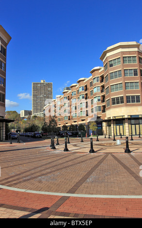 River Walk Plaza Port Imperial New Jersey de l'autre côté de la rivière Hudson forme Mid-town Manhattan Banque D'Images