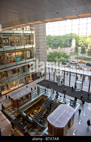 Time Warner Shopping Centre à Columbus Circle Banque D'Images