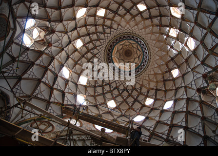 Bazar de Kashan toit en Iran qui remontent à l'époque Qajare -.C'est le fameux bazar avec Carvan-Sara Timche-ye Amin al Dowieh Banque D'Images