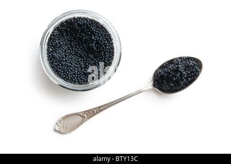 Cuillère à caviar noir sur fond blanc Banque D'Images