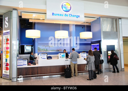 Thomas Cook Bureau de change, borne 5, l'aéroport de Heathrow. London Borough of London, Greater London, Angleterre, Royaume-Uni Banque D'Images