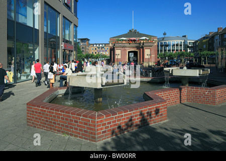 Fussgaengerzone Berliner-Tor-Platz mit Berliner Tor und Brunnen à Wesel Niederrhein, Nordrhein-Westfalen, Banque D'Images