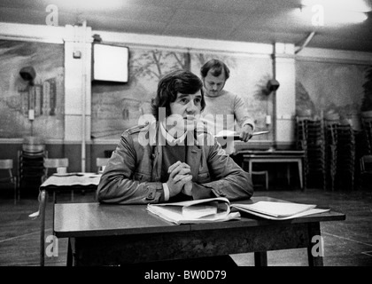 Le cast de Monty Python's Flying Circus pendant les répétitions en Acton travaillant Mens Club en octobre 1970 Banque D'Images