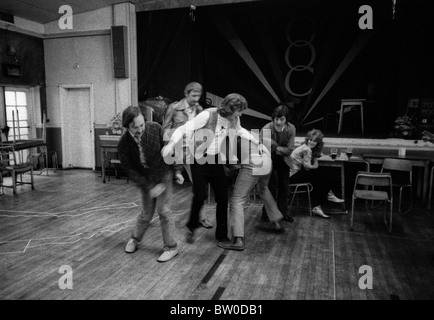 Le cast de Monty Python's Flying Circus pendant les répétitions en Acton travaillant Mens Club en octobre 1970 Banque D'Images