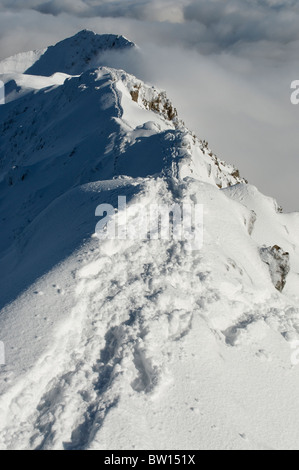 Une vue le long Ddysgl y lit bébé en hiver avec la distance en Goch Banque D'Images