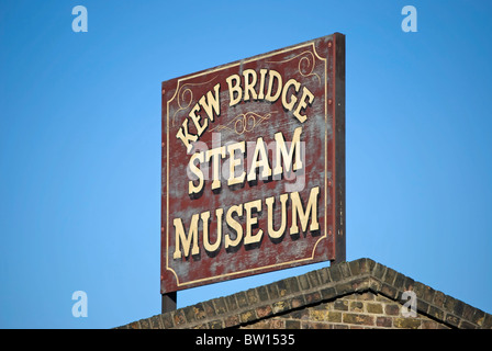 panneau pour l'ancien musée de vapeur de kew bridge, maintenant le musée de l'eau et de la vapeur de londres, brentford, londres, angleterre Banque D'Images