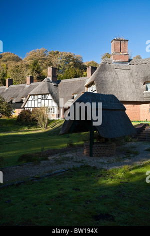 Manor Cottages l'un des plus anciens bâtiments de chaume en Angleterre en Freefolk près de Whitchurch Hampshire Banque D'Images