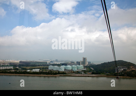 Ngong Ping 360, qui se compose d'un câble voiture et un village à thème, est l'une des attractions à voir à Hong Kong Banque D'Images