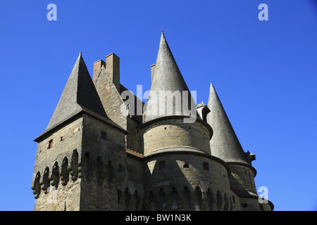 Les remparts et les tourelles du château de Vitré, Ille-et-Vilaine, Bretagne, France Banque D'Images