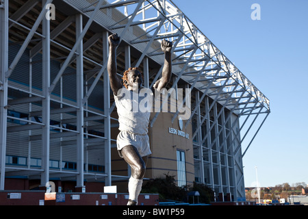 Billy Bremner sculpture à l'extérieur de l'East Stand à Elland Road, accueil de Leeds United Football Club Banque D'Images