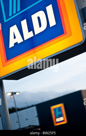 Aldi marché d'escompte signer, UK Banque D'Images