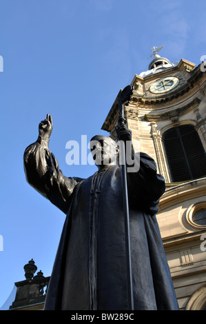 Statue de Charles Gore et cathédrale St Philip's, Birmingham, UK Banque D'Images