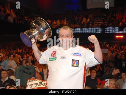 Phil Taylor 'Phil le pouvoir Taylor' un ancien champion du monde de fléchettes 2007 Banque D'Images