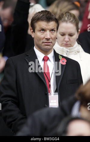 ROB ANDREW MBE ANGLETERRE ELITE RUGBY TWICKENHAM MIDDLESEX ANGLETERRE DIRECTEUR 06 Novembre 2010 Banque D'Images