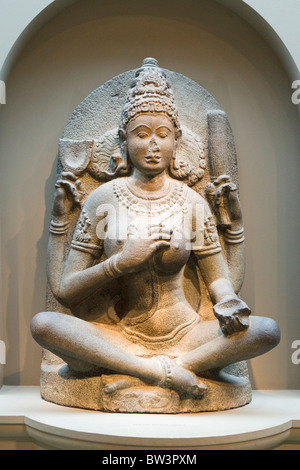 Une Yogini - Inde du Sud, Tanil Nadu, Kaveripakkam - 10e siècle sculpture en granit Banque D'Images