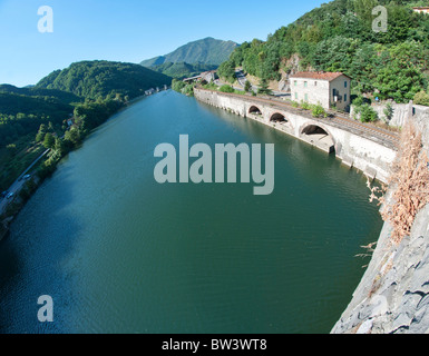 Vue fisheye de Ponte del Diavolo, Lucques Banque D'Images