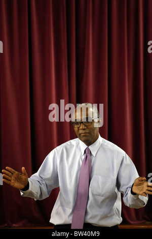 Trevor Phillips, directeur de l'égalité et les droits de la Commission et un ancien présentateur de télévision et exécutif. Banque D'Images