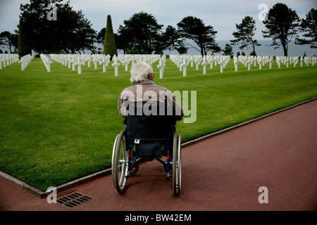 Normandie américain vétéran du jour d kulkowitz harry vister collville sur mer le cimetière américain d'Omaha Beach près de Normandie Banque D'Images