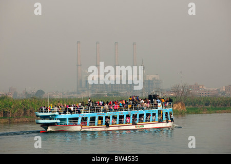 Egypte, Caire, bateau d'excursion sur le Nil près de Qanater (Kanater) au nord du Caire Banque D'Images