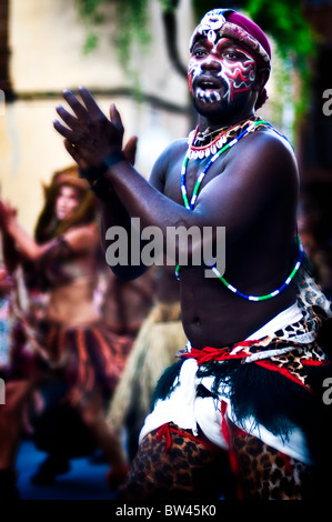 Danseur africain Festival Célébration Maures et Chrétiens Pego Espagne Banque D'Images