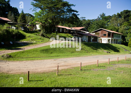 Le Danum Valley Centre du champ dans la zone de conservation de la vallée de Danum dans Sabah, Bornéo, Malaisie Banque D'Images