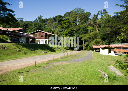 Le Danum Valley Centre du champ dans la zone de conservation de la vallée de Danum dans Sabah, Bornéo, Malaisie Banque D'Images