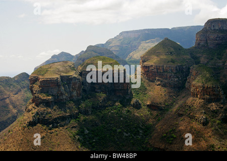 Les Trois Rondavels, Blyde River Canyon, une partie de l'Escarpement du Drakensburg et la Route Panorama, Mpumalanga, Afrique du Sud. Banque D'Images