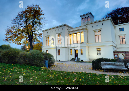 Villa à Schoeningen le Glienicker Bruecke bridge, musée, Potsdam, Brandebourg, Allemagne Europe Banque D'Images