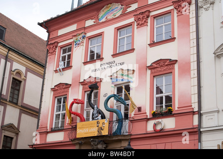 Divadlo Husa na Provazku dans Zelny trh, Brno. Sur une chaîne 'Goose' Theatre Banque D'Images