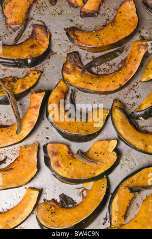 Courge poivrée rôtie à la Sauge Banque D'Images