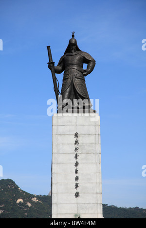 L'amiral Yi Sun Sin Gwanghwamun, statue, Plaza Gwanghwamun, Séoul, Corée du Sud, Asie Banque D'Images