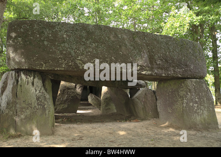 L'énorme Dolmen de La Roche-aux-Fées (Fées rock) en Bretagne, France. Banque D'Images